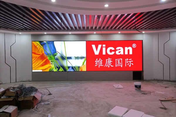 開會用什么顯示大屏，液晶拼接屏好還是全彩LED顯示屏好？