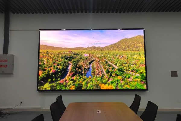 LED顯示屏和拼接屏兩者之間的區(qū)別有哪些，選擇哪種顯示大屏好？