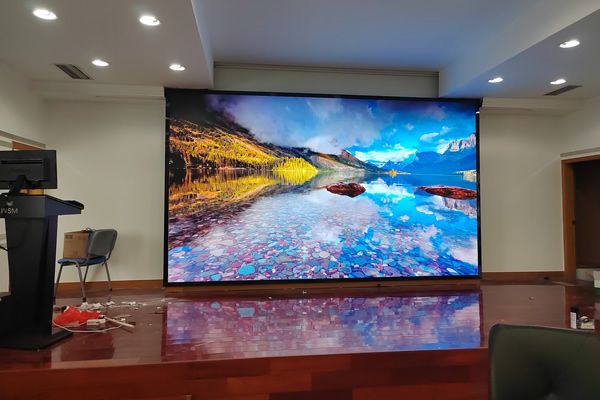 會(huì)議室大屏使用會(huì)議一體機(jī)好，還是LED顯示好？