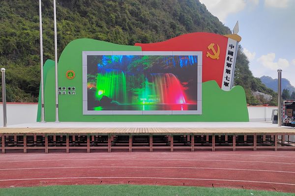 學(xué)校晚會舞臺用多大的LED顯示屏合適？