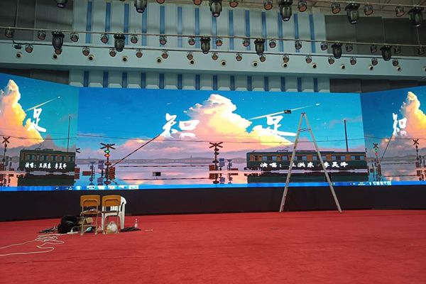 大型會場的大屏幕需要多大尺寸 ？